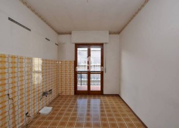 Cucina - Trilocale via Cappuccini, 3, Cuorgnè - foto 2