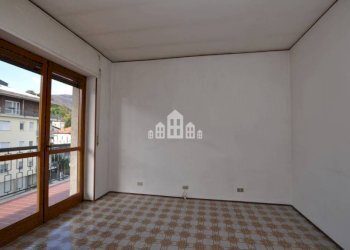 Camera da letto - Trilocale via Cappuccini, 3, Cuorgnè - foto 13