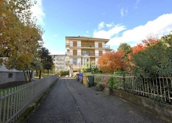 Facciata - Trilocale via Cappuccini, 3, Cuorgnè - foto 31