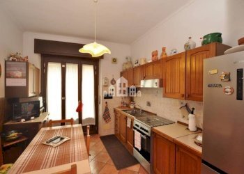 Cucina - Appartamento via Famiglia Ruatti, 3, Cuorgnè - foto 6