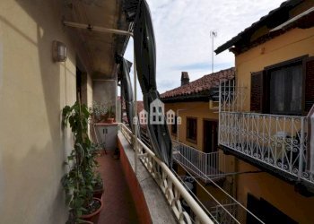 Balcone - Appartamento via Famiglia Ruatti, 3, Cuorgnè - foto 8