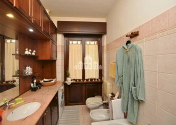 Bagno - Appartamento via Famiglia Ruatti, 3, Cuorgnè - foto 10