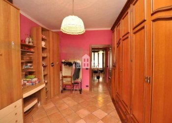 Camera da letto - Appartamento via Famiglia Ruatti, 3, Cuorgnè - foto 15