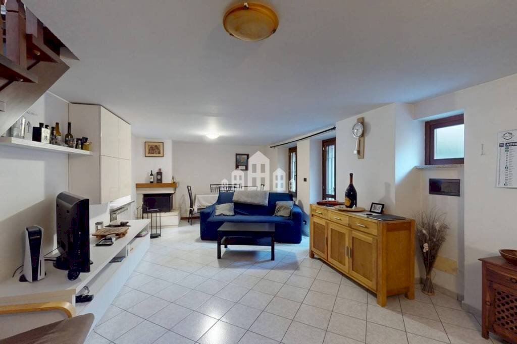 Salone - Casa indipendente via Roma, 68, Banchette - foto 1