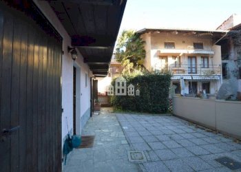 Cortile interno - Casa indipendente via Roma, 68, Banchette - foto 24