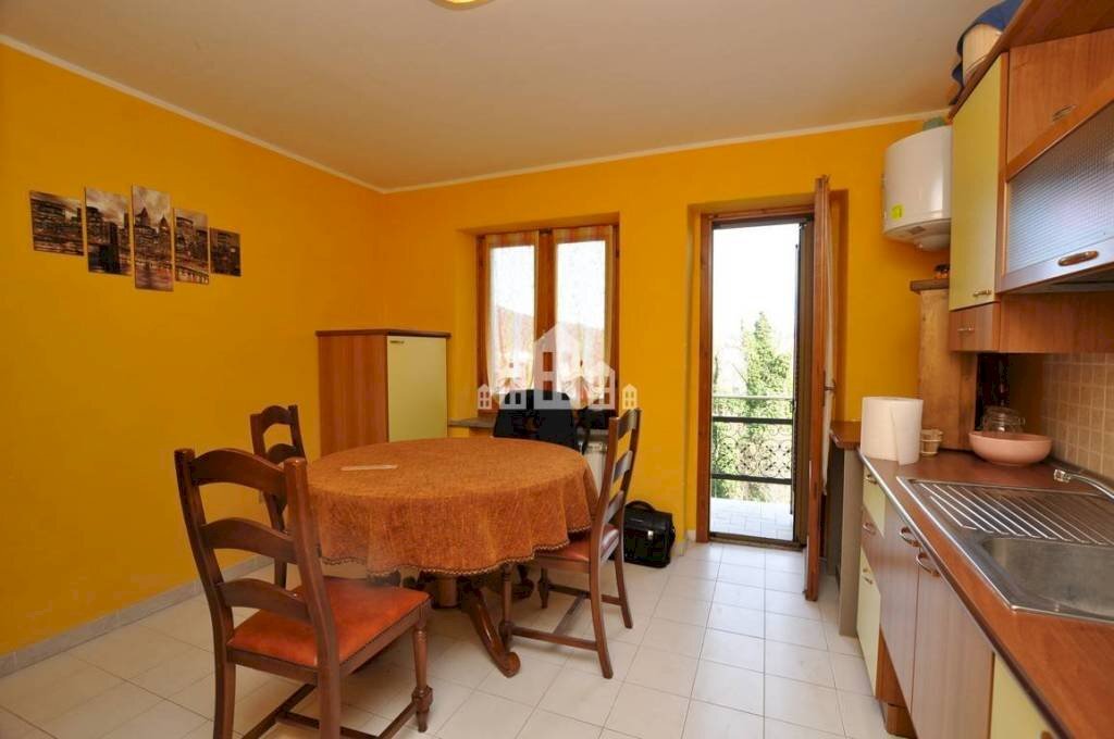 Cucina - Casa indipendente Località Coste, 15, Castelnuovo Nigra - foto 3