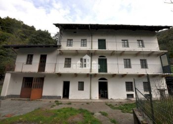 Facciata - Casa indipendente Frachiamo, snc, Sparone - foto 3