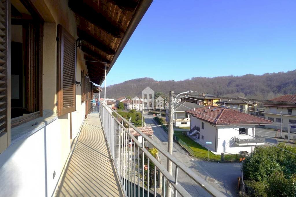 Terrazzo - Casa indipendente Frazione Buasca, 47, San Colombano Belmonte - foto 2