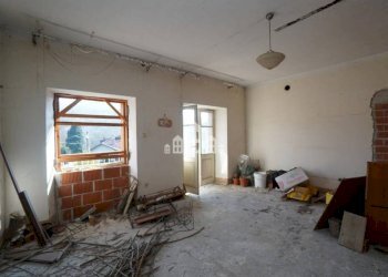 Stanza non arredata - Independent house Frazione Buasca, 47, San Colombano Belmonte - photo 13
