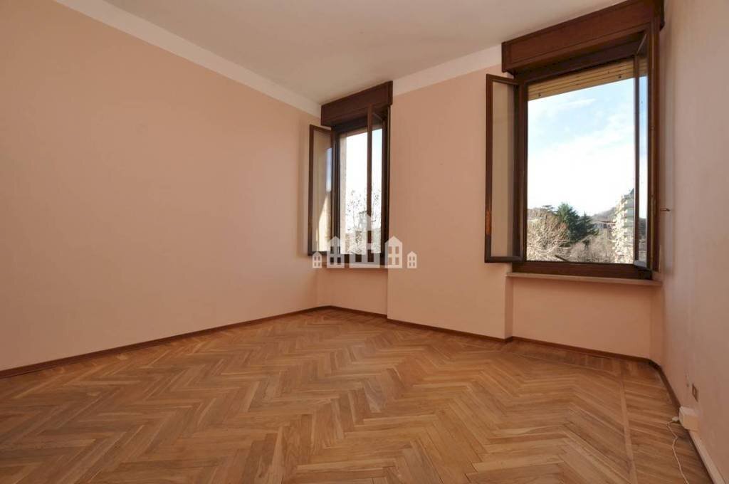 Camera da letto - Appartamento via Torino, 5, Cuorgnè - foto 2