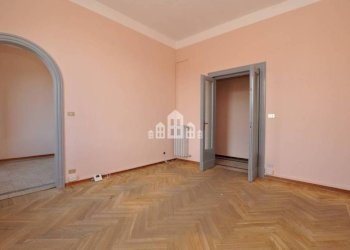 Camera da letto - Appartamento via Torino, 5, Cuorgnè - foto 1