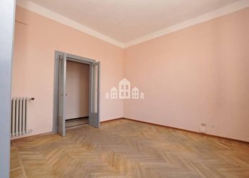 Camera da letto - Appartamento via Torino, 5, Cuorgnè - foto 9