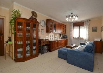 Soggiorno - Bilocale via Faulenta, 5, Ozegna - foto 2