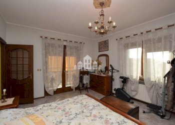 Camera da letto - Villa Località Vernetti, 10, Cuorgnè - photo 18