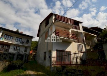 Facciata - Casa indipendente vicolo montebello, 2, Val di Chy - foto 1