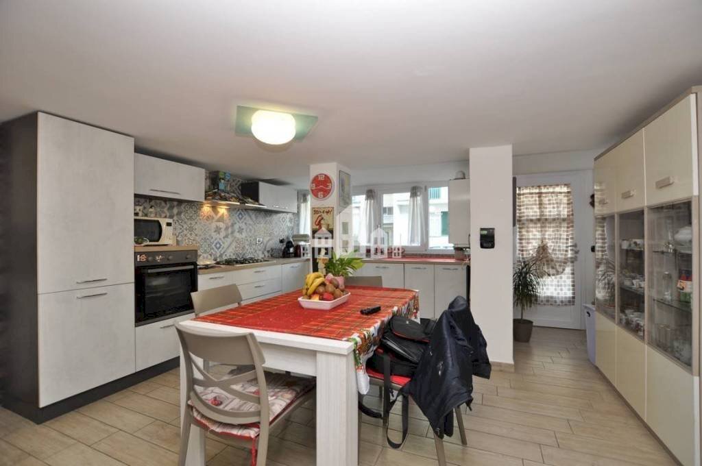 Cucina - Three-room apartment strada Dei Sospiri, 23, Castellamonte - photo 2