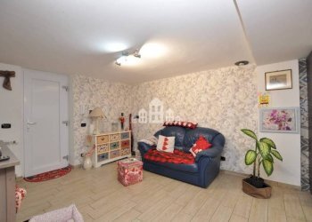 Soggiorno - Three-room apartment strada Dei Sospiri, 23, Castellamonte - photo 9