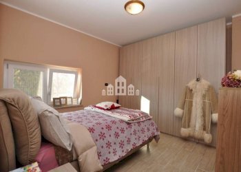 Camera da letto - Three-room apartment strada Dei Sospiri, 23, Castellamonte - photo 12