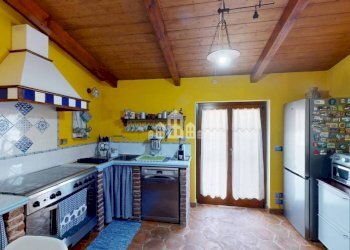 Cucina - Casa indipendente Località Sant' Anna, 8, Cuorgnè - foto 8
