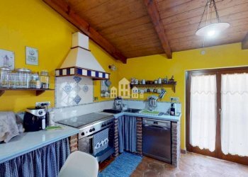 Cucina - Casa indipendente Località Sant' Anna, 8, Cuorgnè - foto 9