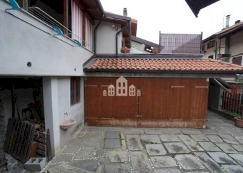 Cortile interno - Casa indipendente Località Sant' Anna, 8, Cuorgnè - foto 28
