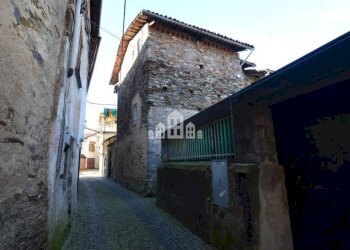 Facciata - Casa indipendente via Roma, 11, Issiglio - foto 3