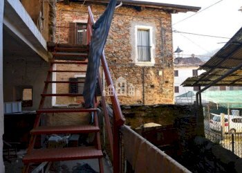 Balcone - Casa indipendente via Roma, 11, Issiglio - foto 10