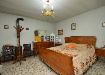 Camera da letto - Three-room apartment via Miniere, 4, Traversella - photo 14