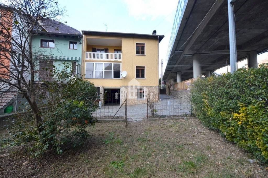 Giardino - Casa indipendente via Stazione, 16, Quincinetto - foto 1