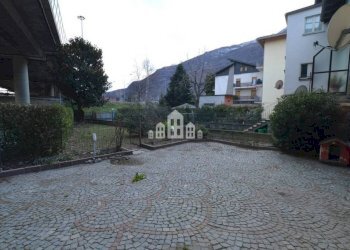 Cortile interno - Casa indipendente via Stazione, 16, Quincinetto - foto 33