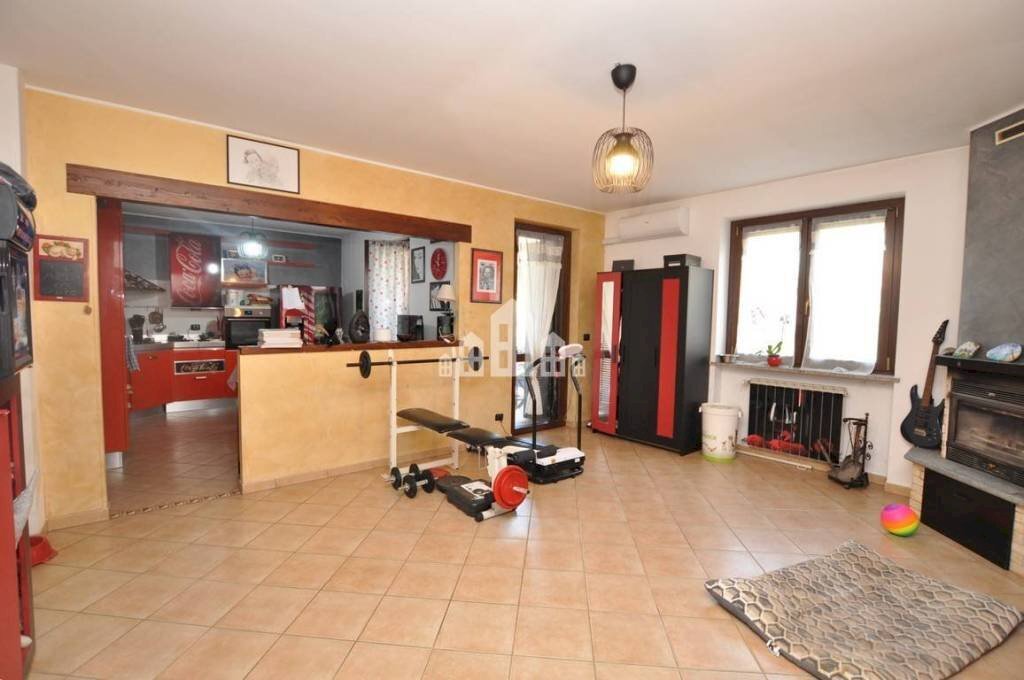 Salone - Four-room apartment via Nazario Sauro, 14bis, Favria - photo 2