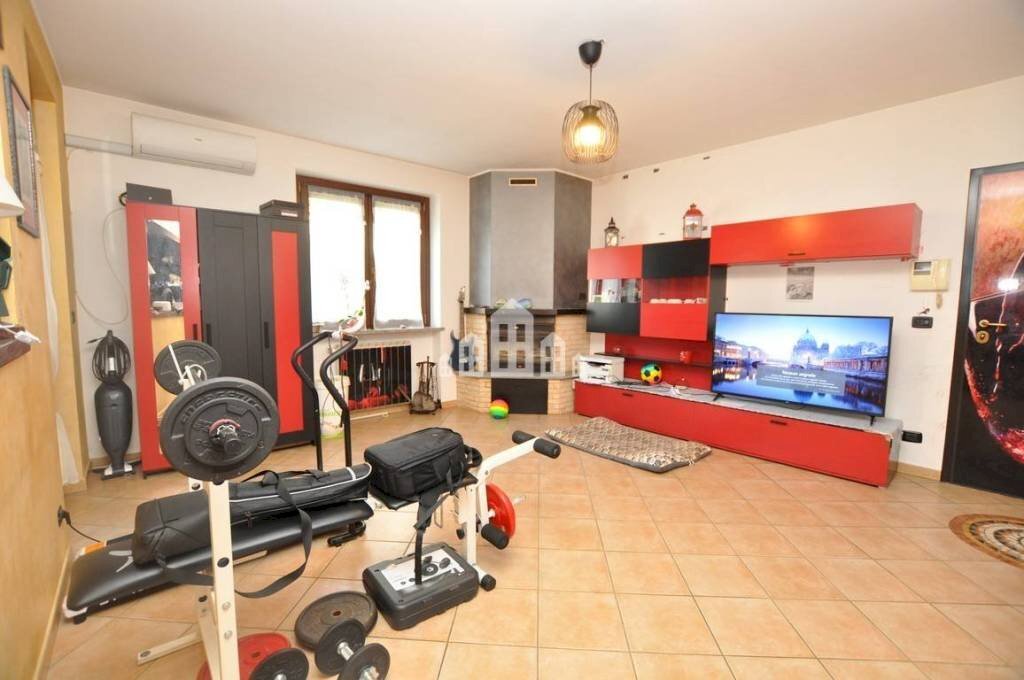Salone - Four-room apartment via Nazario Sauro, 14bis, Favria - photo 3