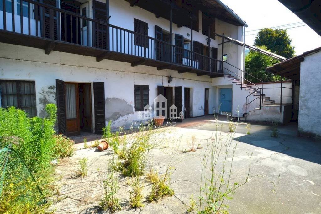Cortile interno - Casa indipendente via Antonio Michela, 6, Vestignè - foto 2