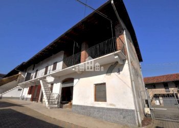 Facciata - Casa indipendente via Dell' Orco, 10, Rivarolo Canavese - foto 24