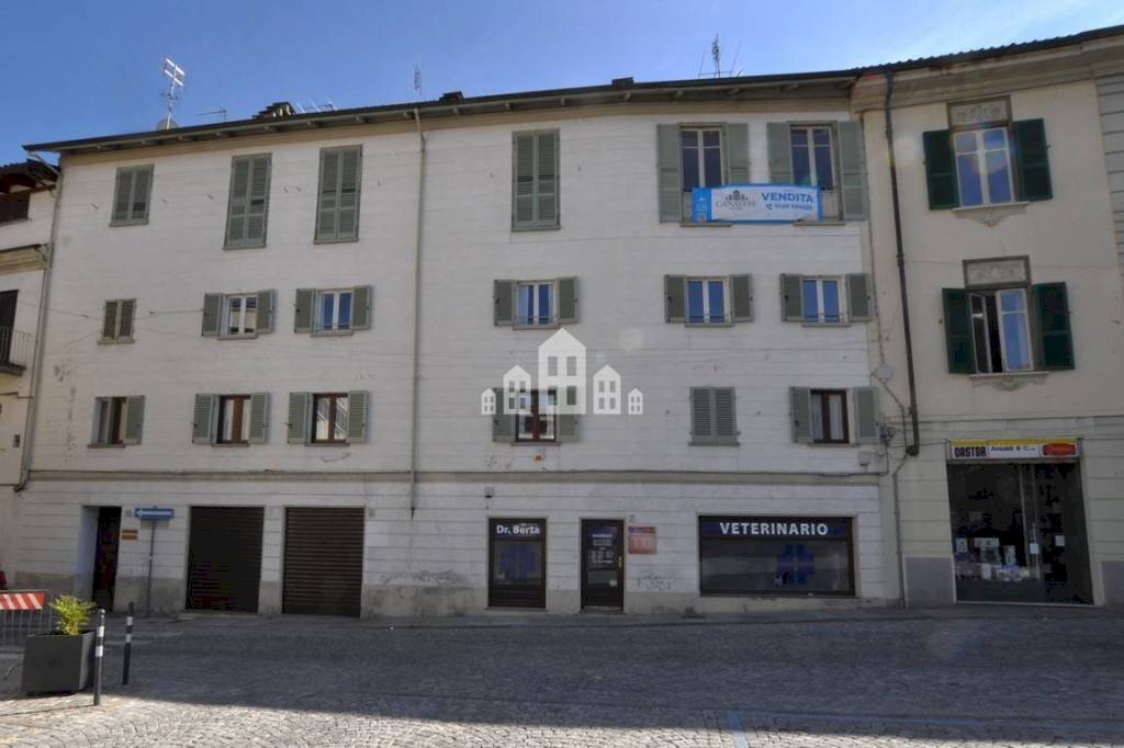 Facciata - Appartamento via Milite Ignoto, 1, Cuorgnè - foto 2