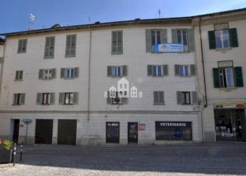 Facciata - Appartamento via Milite Ignoto, 1, Cuorgnè - foto 2