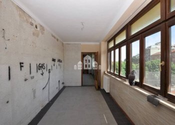 Veranda - Appartamento via Milite Ignoto, 1, Cuorgnè - foto 8