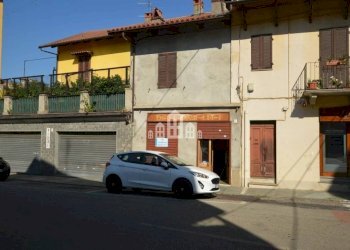 Facciata - Shop via Cavour, 5, Cuorgnè - photo 2
