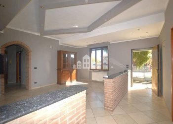 Salone - Villa via xxv luglio, 95, San Giusto Canavese - foto 12
