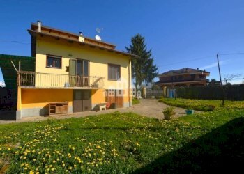 Facciata - Villa via xxv luglio, 95, San Giusto Canavese - foto 30
