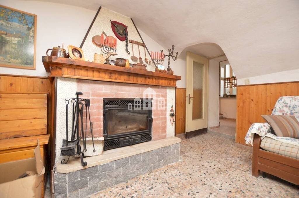 Salone - Appartamento via Miniere, 4, Traversella - foto 2