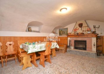 Salone - Three-room apartment via Miniere, 4, Traversella - photo 1