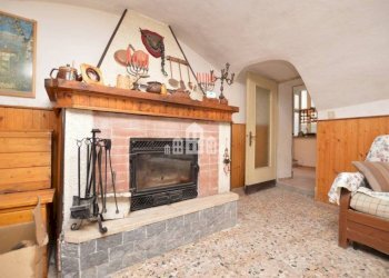 Salone - Three-room apartment via Miniere, 4, Traversella - photo 2