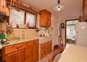Cucina - Three-room apartment via Miniere, 4, Traversella - photo 12