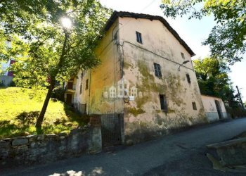 Facciata - Casa indipendente via Enzo Migliore, 1, Brosso - foto 1