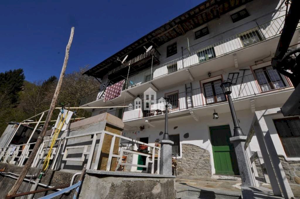 Facciata - Casa indipendente Località Vasario, snc, Sparone - foto 1