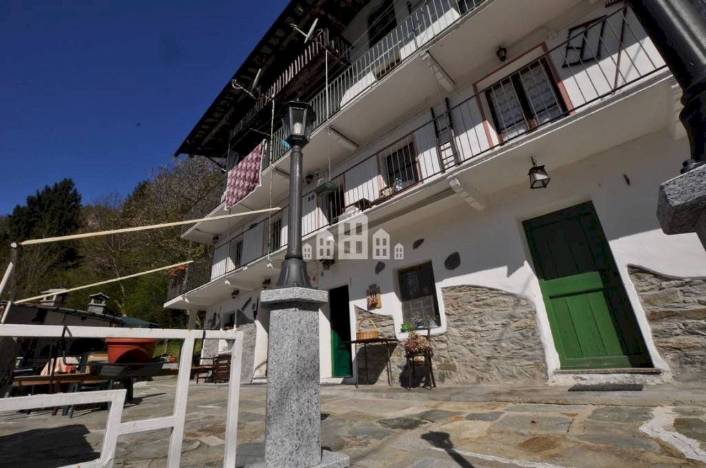 Facciata - Casa indipendente Località Vasario, snc, Sparone - foto 2