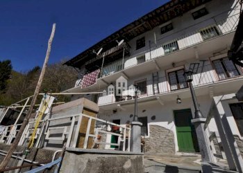 Facciata - Casa indipendente Località Vasario, snc, Sparone - foto 1