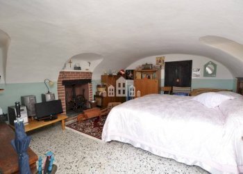 Camera da letto - Casa indipendente Località Vasario, snc, Sparone - foto 13