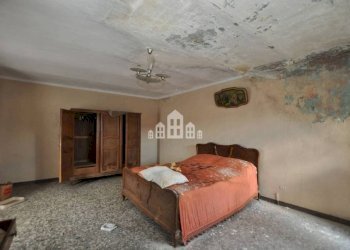 Camera da letto - Independent house Frazione Spineto, Snc, Castellamonte - photo 15